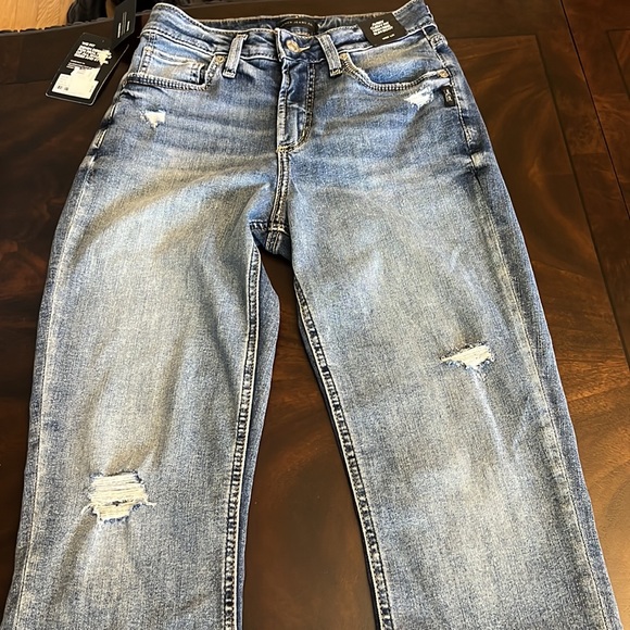 Silver Jeans Co Women's. Avery High Rise Slim Bootcut Jeans In Indigo - Picture 5 of 13